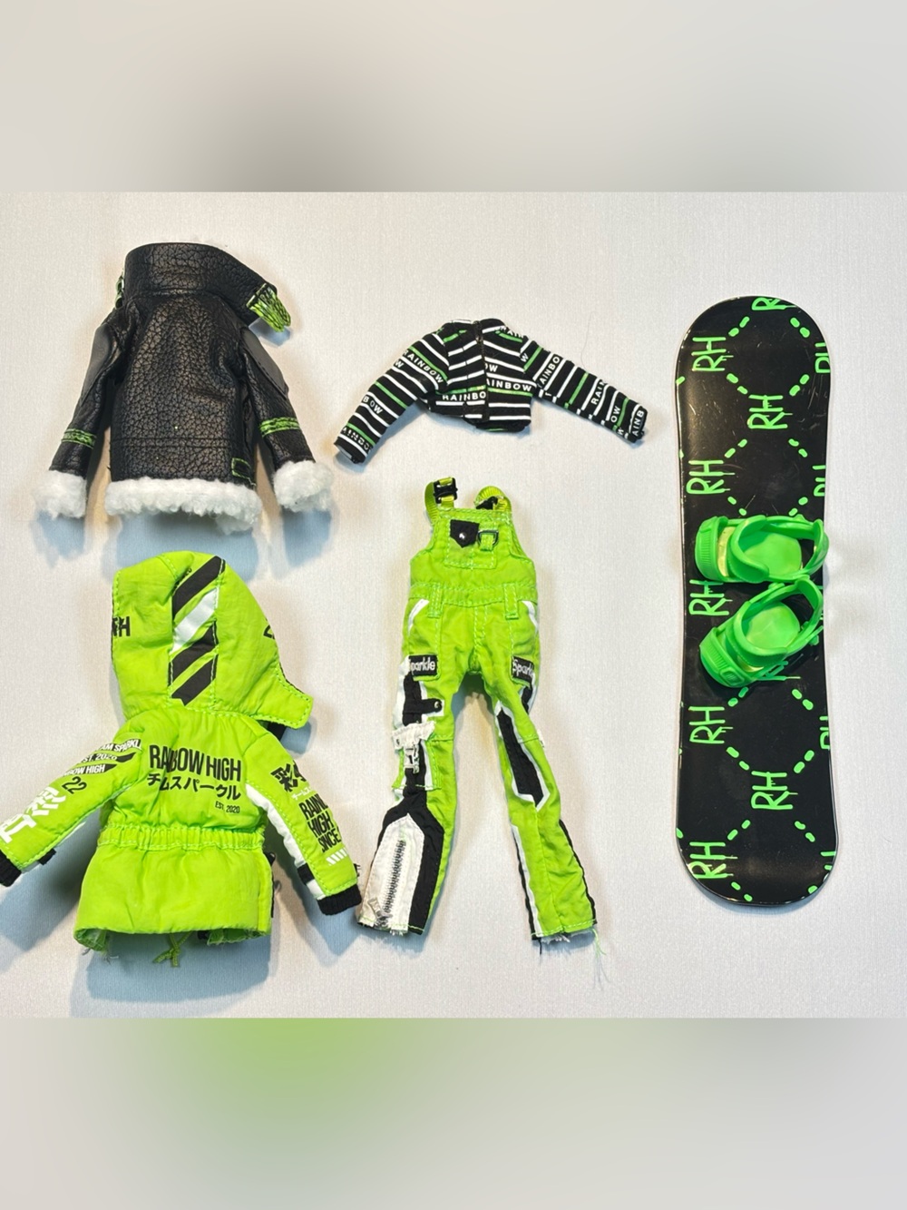 Rainbow High Winter Break Jade Hunter Lot